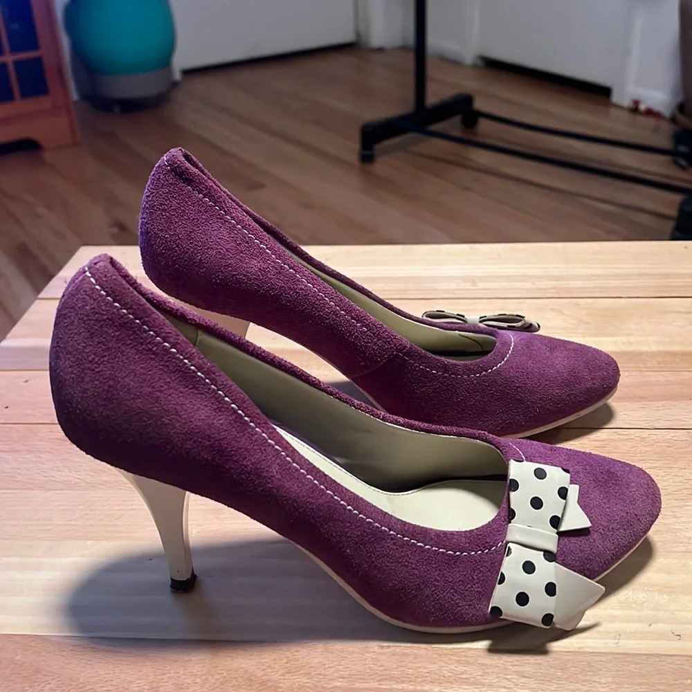 Lola Ramona Revisited plum vintage suade hills. Size 7